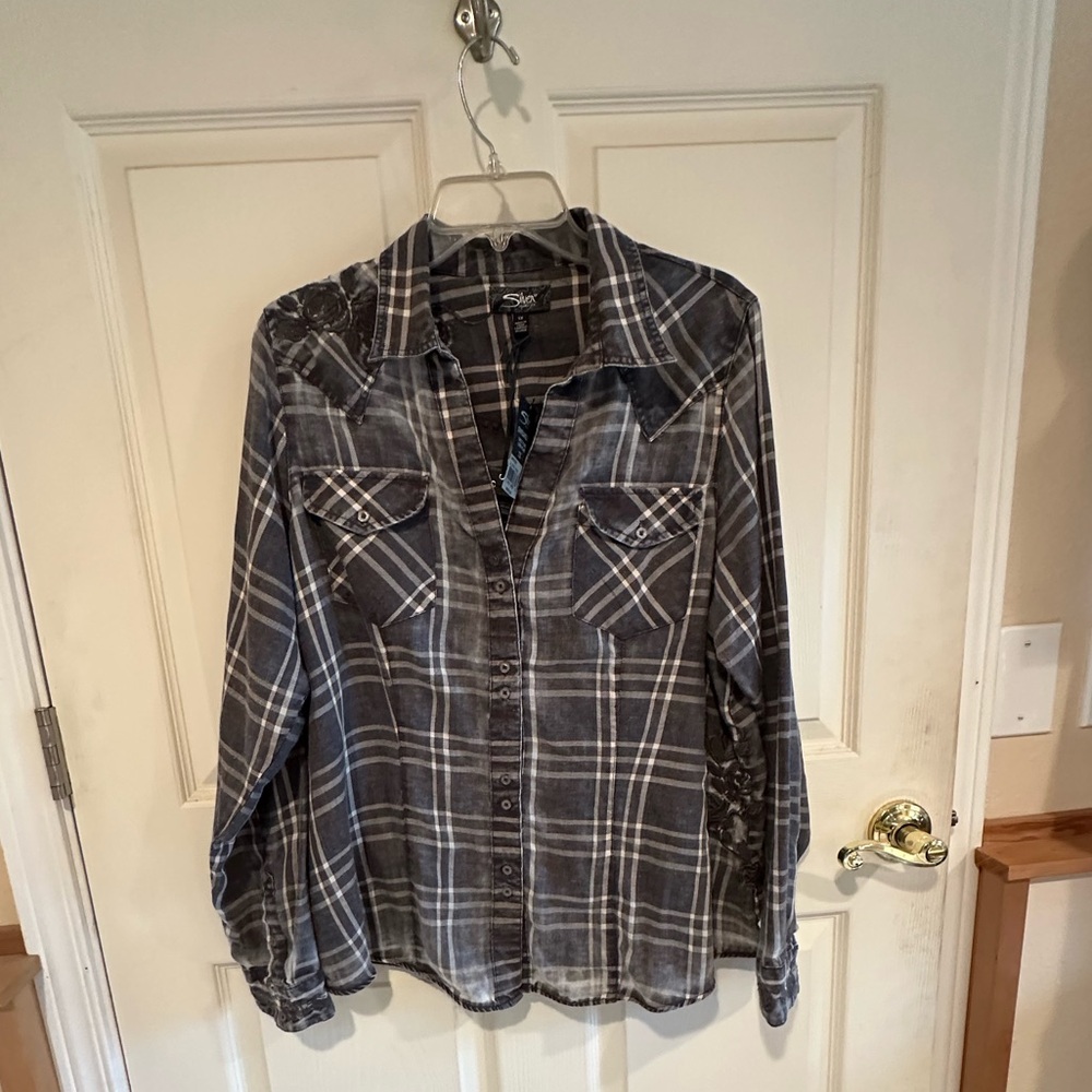 Silver Jeans Co Women’s Plus Size 1X Button Down Shirt